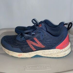 New Balance trail running Sneakers - Navy and Coral
